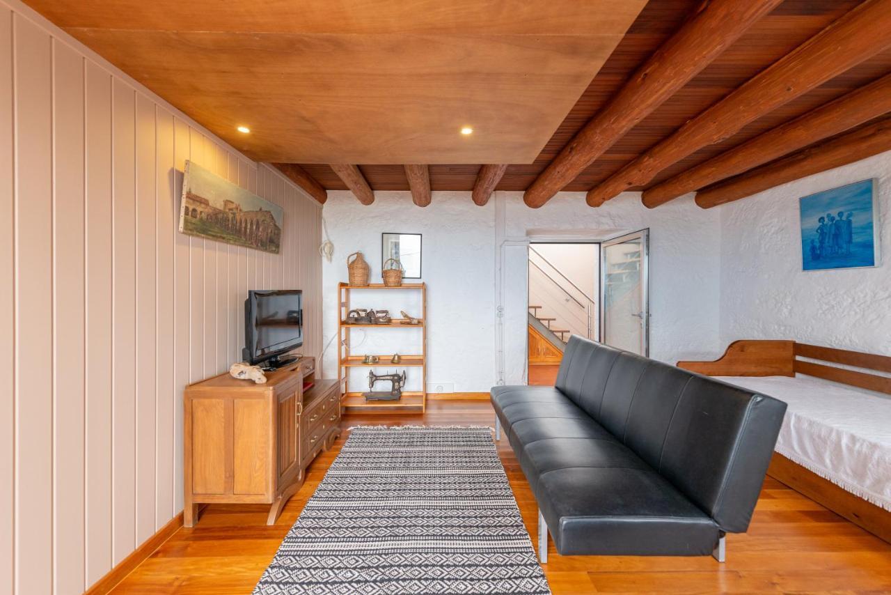 Ferienhaus Lobo Do Mar Calheta de Nesquim